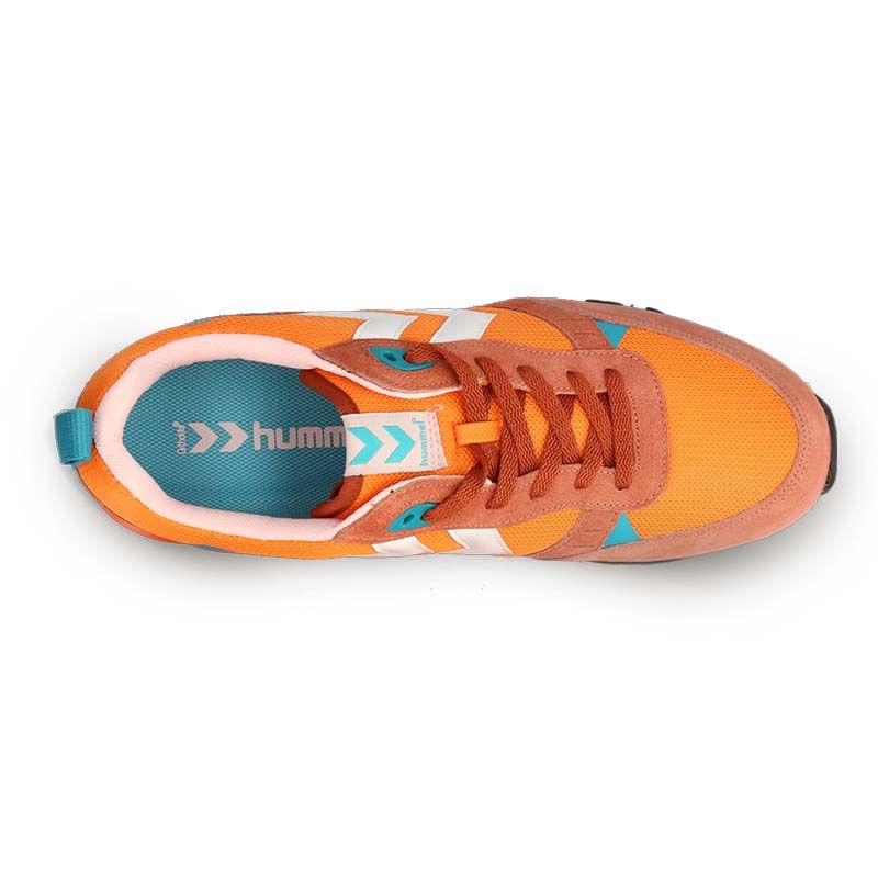 Orangefarbener Schuh - Ansicht von oben