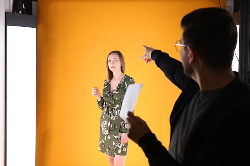 Anweisungen an ein Model geben